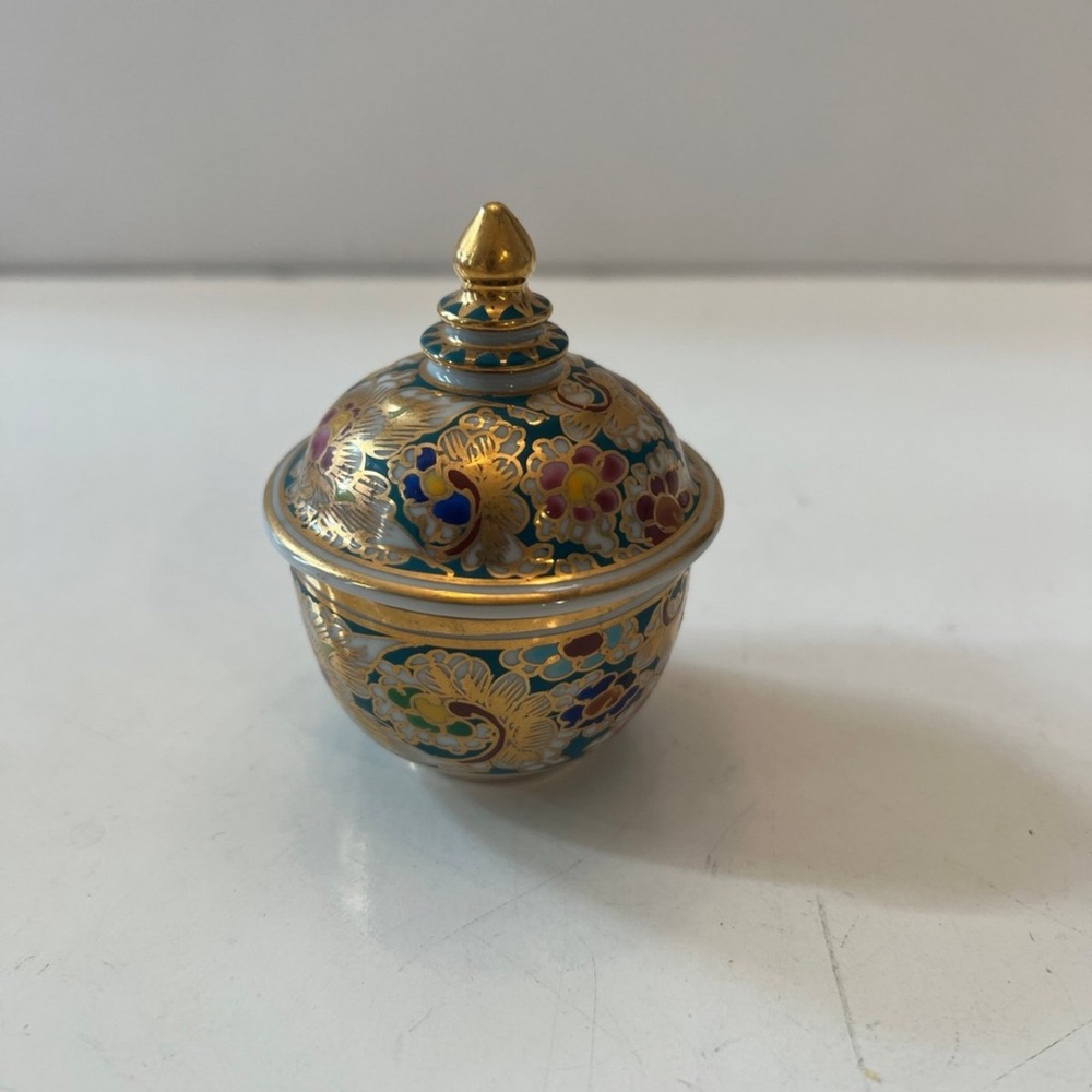 Thai Hand Painted Floral Gold Flower Benjarong Ceramic Jar Storage Conta…
